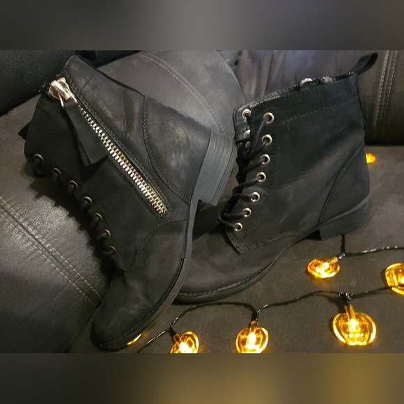 ALDO Black Microfiber Suede Lace Up zipper Boots sz6.5 - Picture 7 of 9